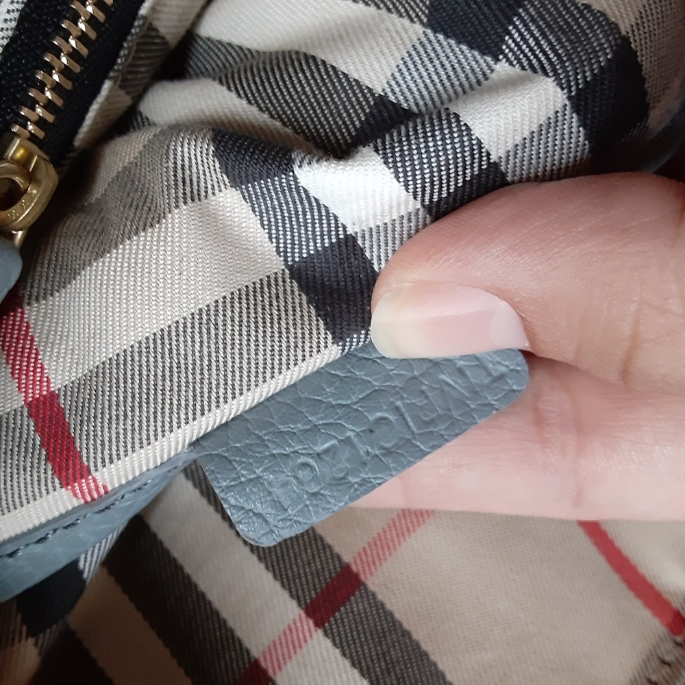 Burberry purse - Picture 6 of 6